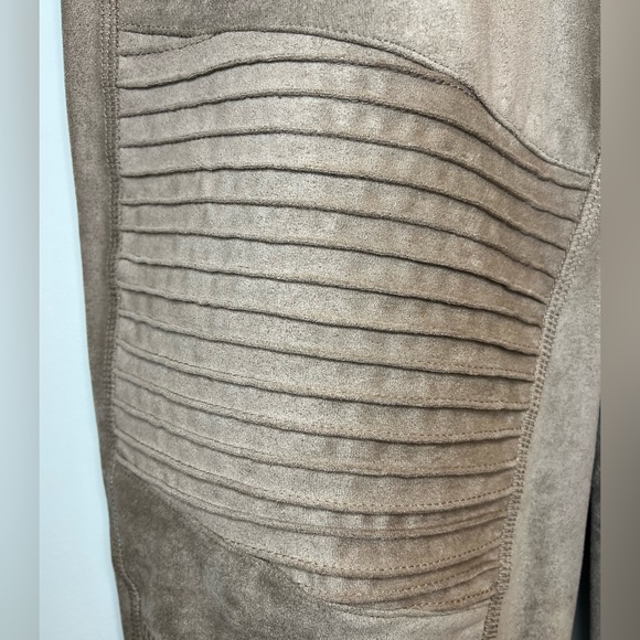 Bagatelle Women’s Faux Suede Moto Leggings - Size Medium - Color Latte - NWT - Picture 6 of 6